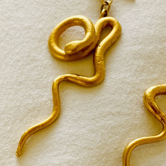 Gorgeous gold filled snake earrings - Picture 4 of 4